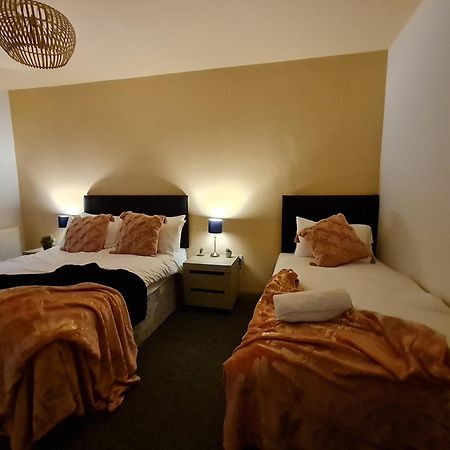 4 Bedroom Luxury House. Bike Park Wales. Secure Bike Store. Brecon Beacons Dowlais Esterno foto