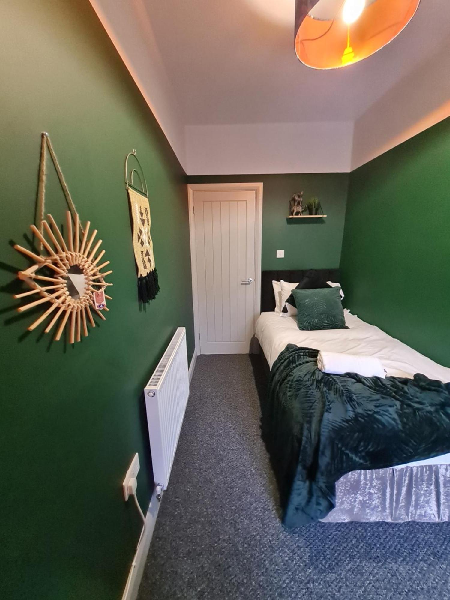 4 Bedroom Luxury House. Bike Park Wales. Secure Bike Store. Brecon Beacons Dowlais Esterno foto