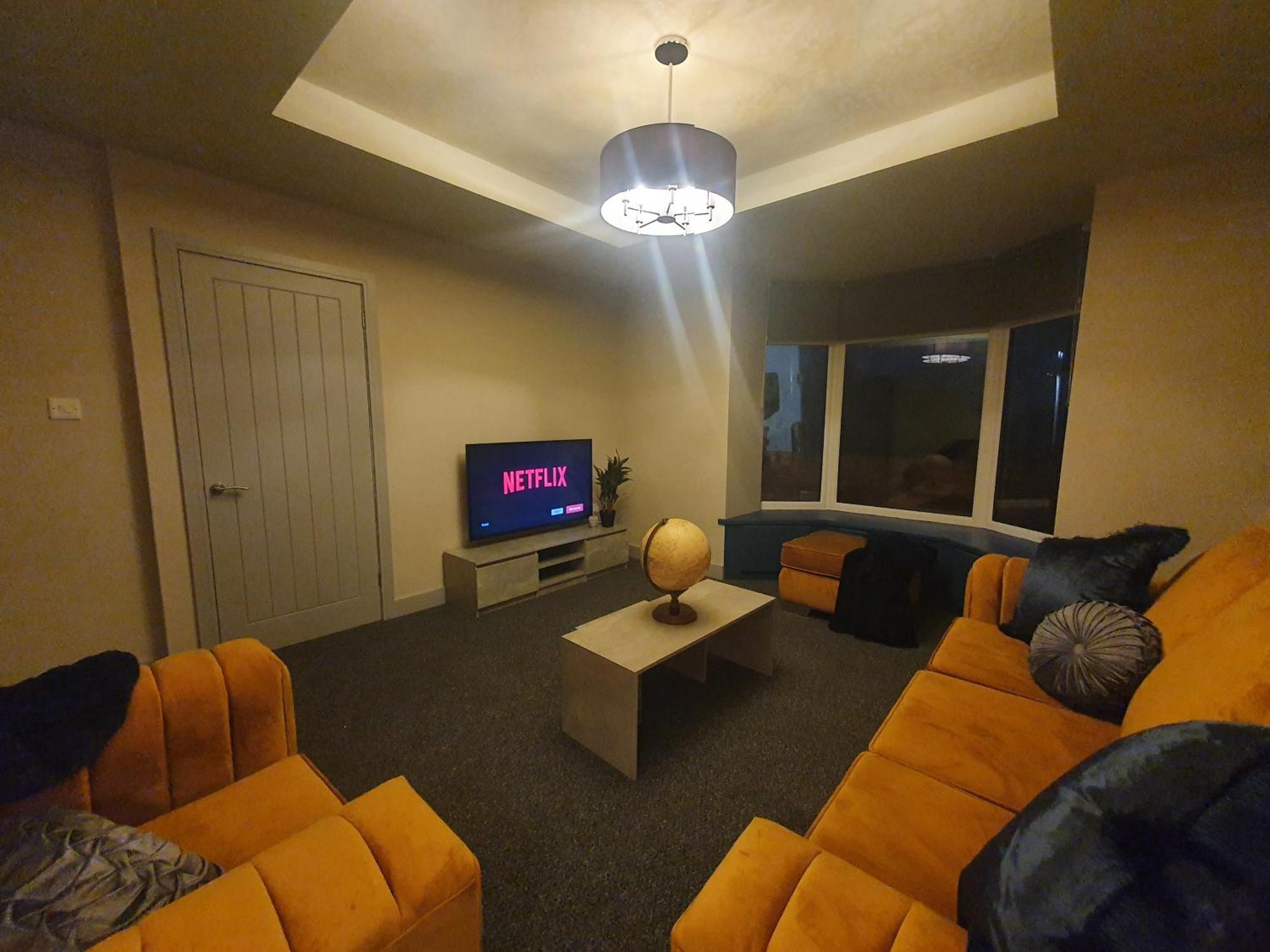 4 Bedroom Luxury House. Bike Park Wales. Secure Bike Store. Brecon Beacons Dowlais Esterno foto